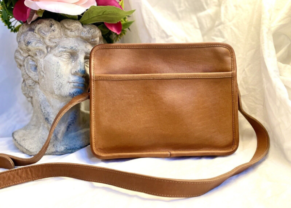 Vintage Coach British Tan Swagger